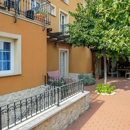 Rougemarin Apartment
